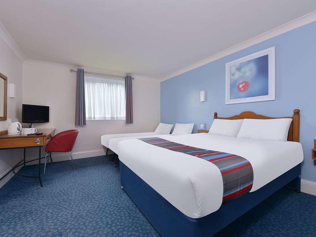 Travelodge Warrington Lowton Habitación foto
