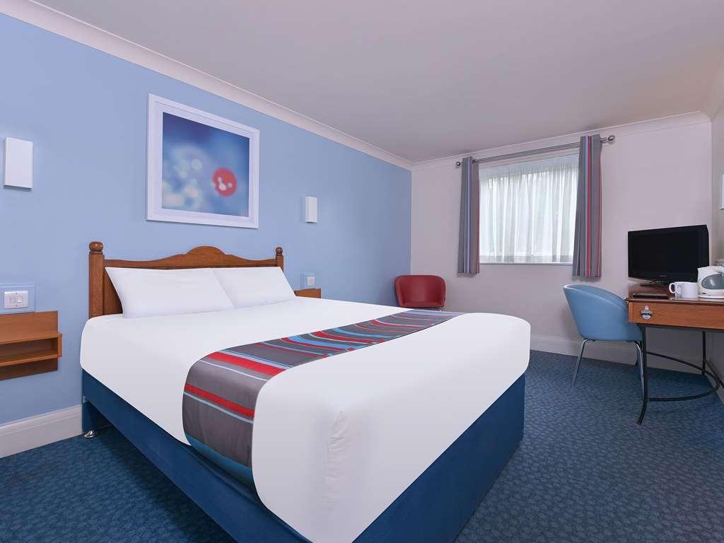 Travelodge Warrington Lowton Habitación foto