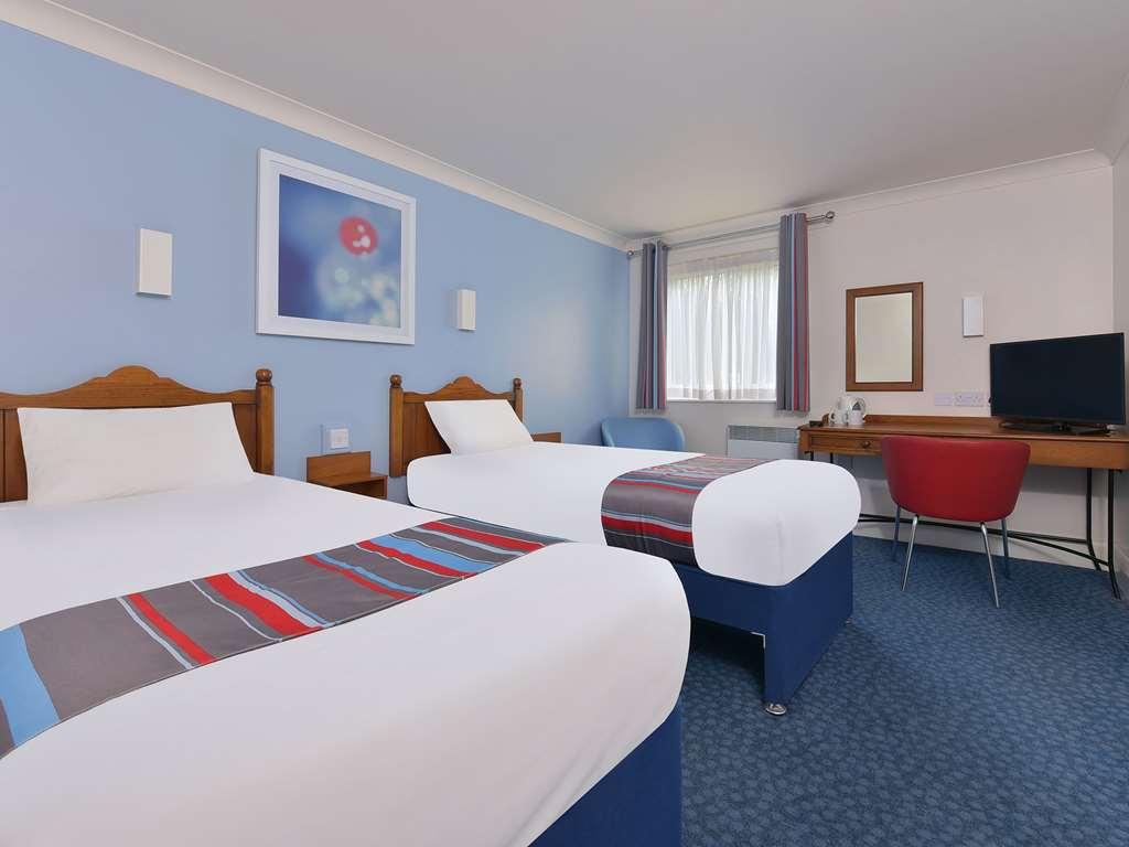 Travelodge Warrington Lowton Habitación foto