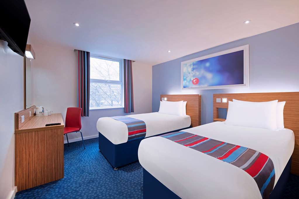 Travelodge Warrington Lowton Habitación foto